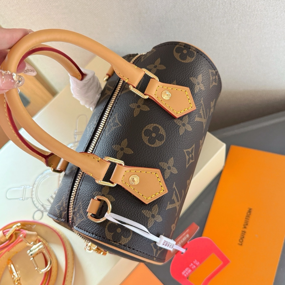Louis Vuitton Nano Speedy Dating 7.1 Inches M13226