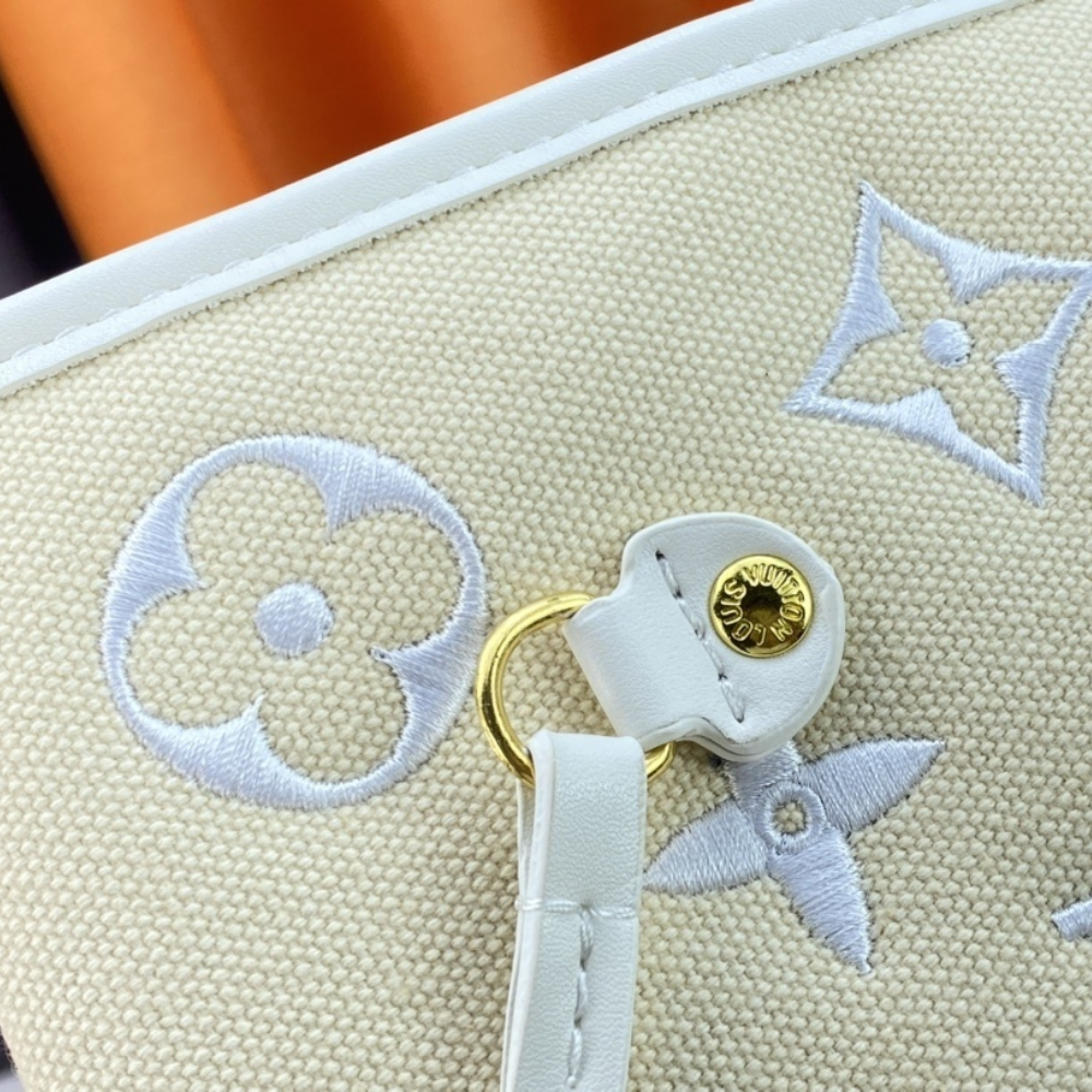 Louis Vuitton Neverfull MM Monogram Giant By The Pool White On Beige 12.2 Inches M22838