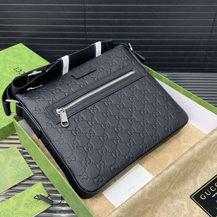 Gucci Gg Supreme Flap Messenger Bag Black 10 Inches