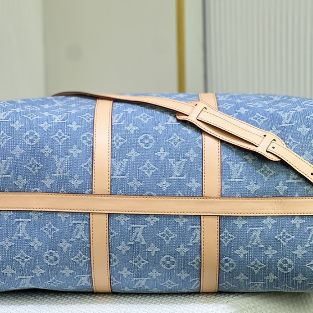 Louis Vuitton Keepall Bandoulière 50 Blue 19.7 Inches M25334