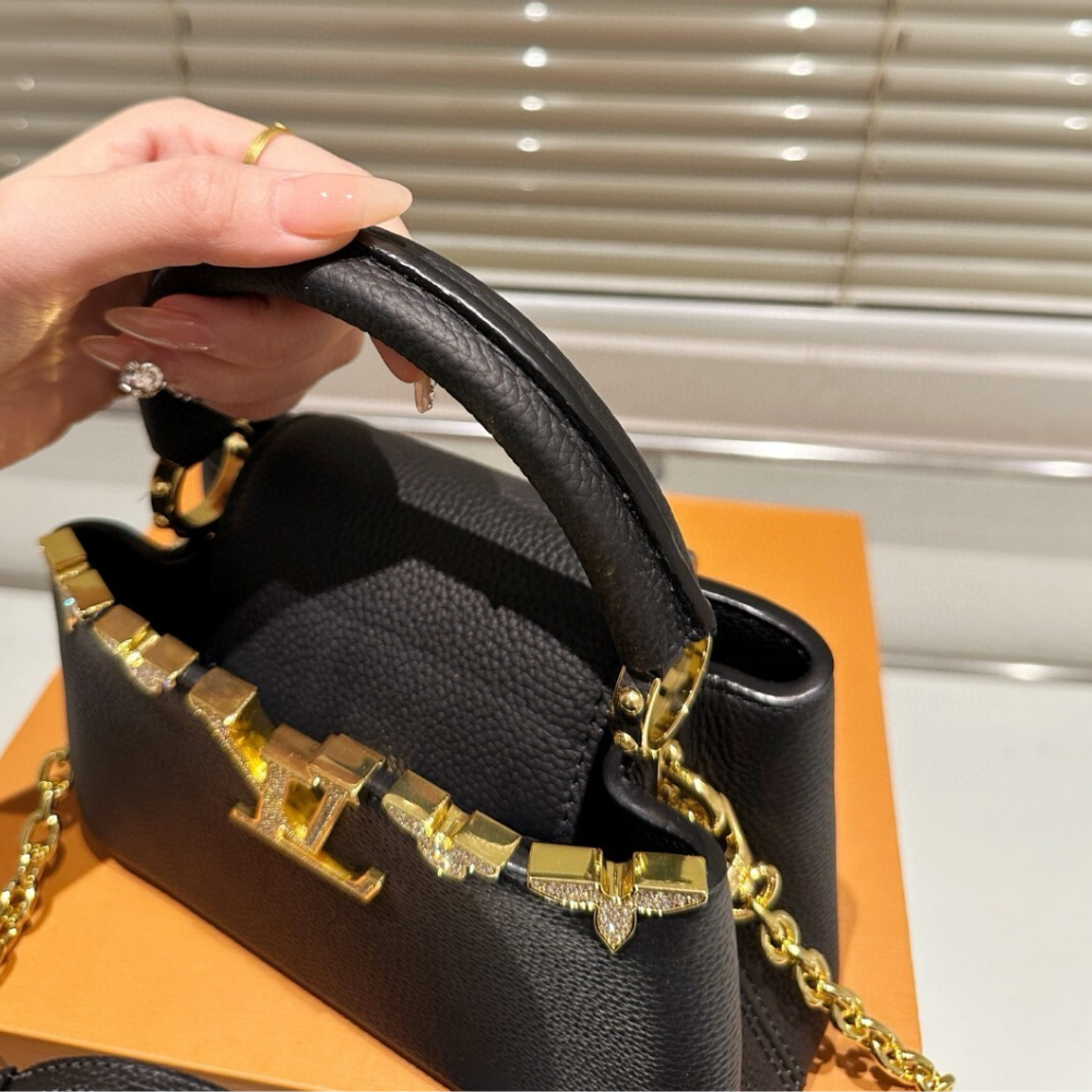 Louis Vuitton Capucines Mini Handle Black 8.3 Inches