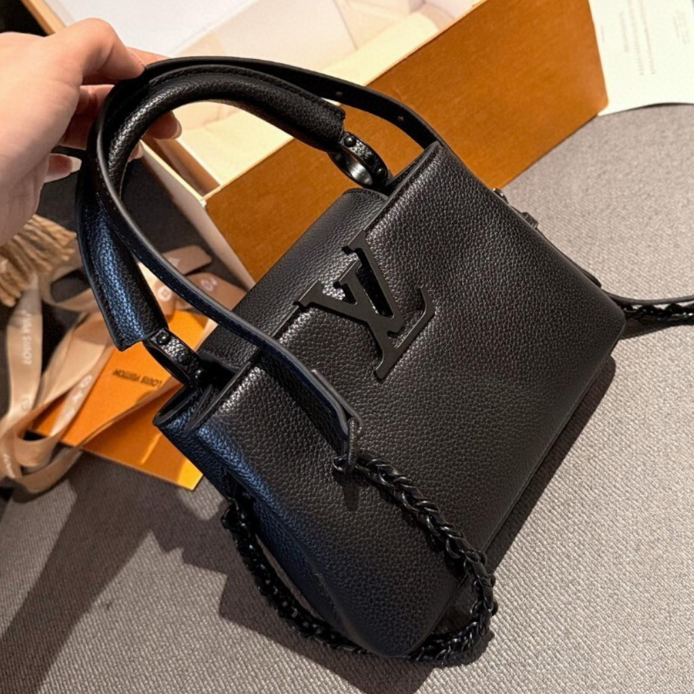 Louis Vuitton Capucines East-West Mini 8.7 Inches M23955