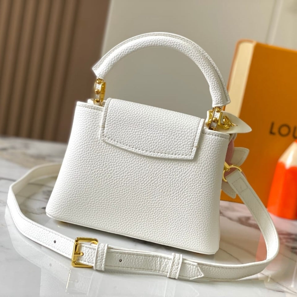 Louis Vuitton Capucines Mini Bag Snow White 21Cm M21416