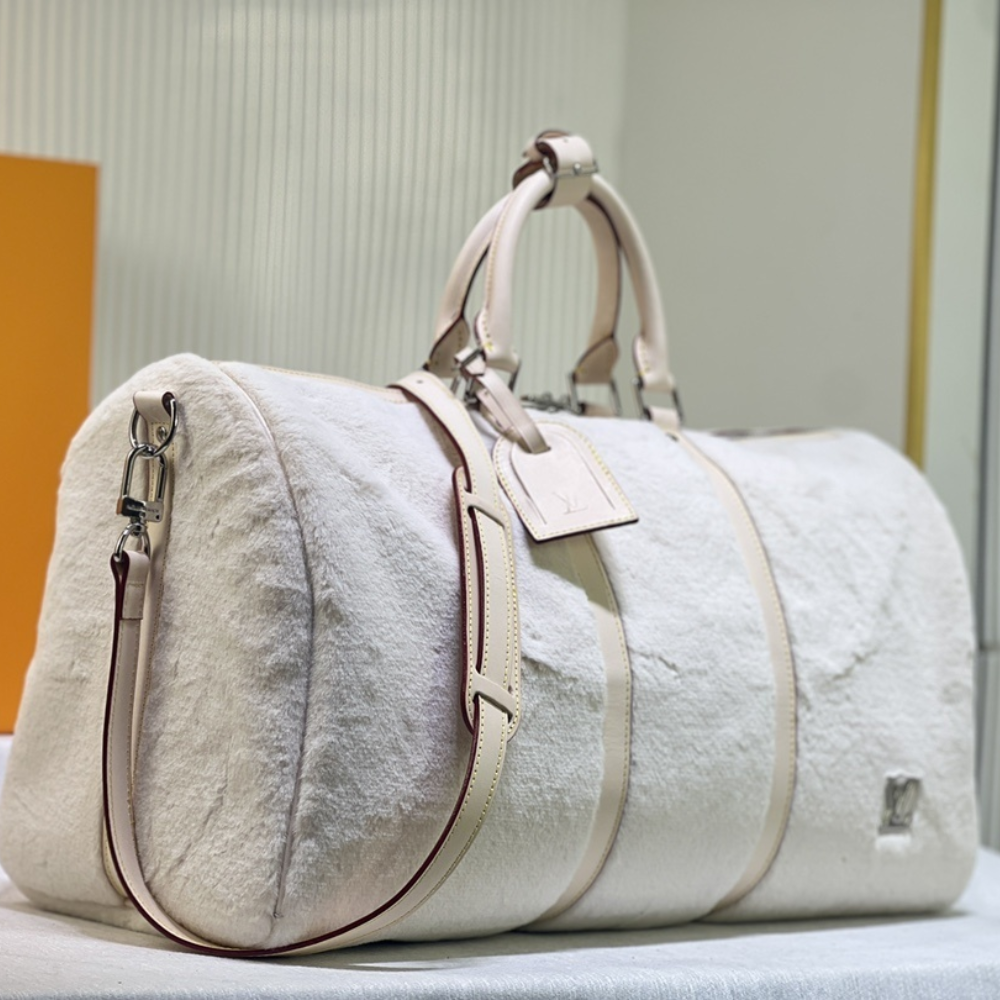 Louis Vuitton Puffy Shearling Keepall Bandoulière 50 Beige 19.7 Inches M23108