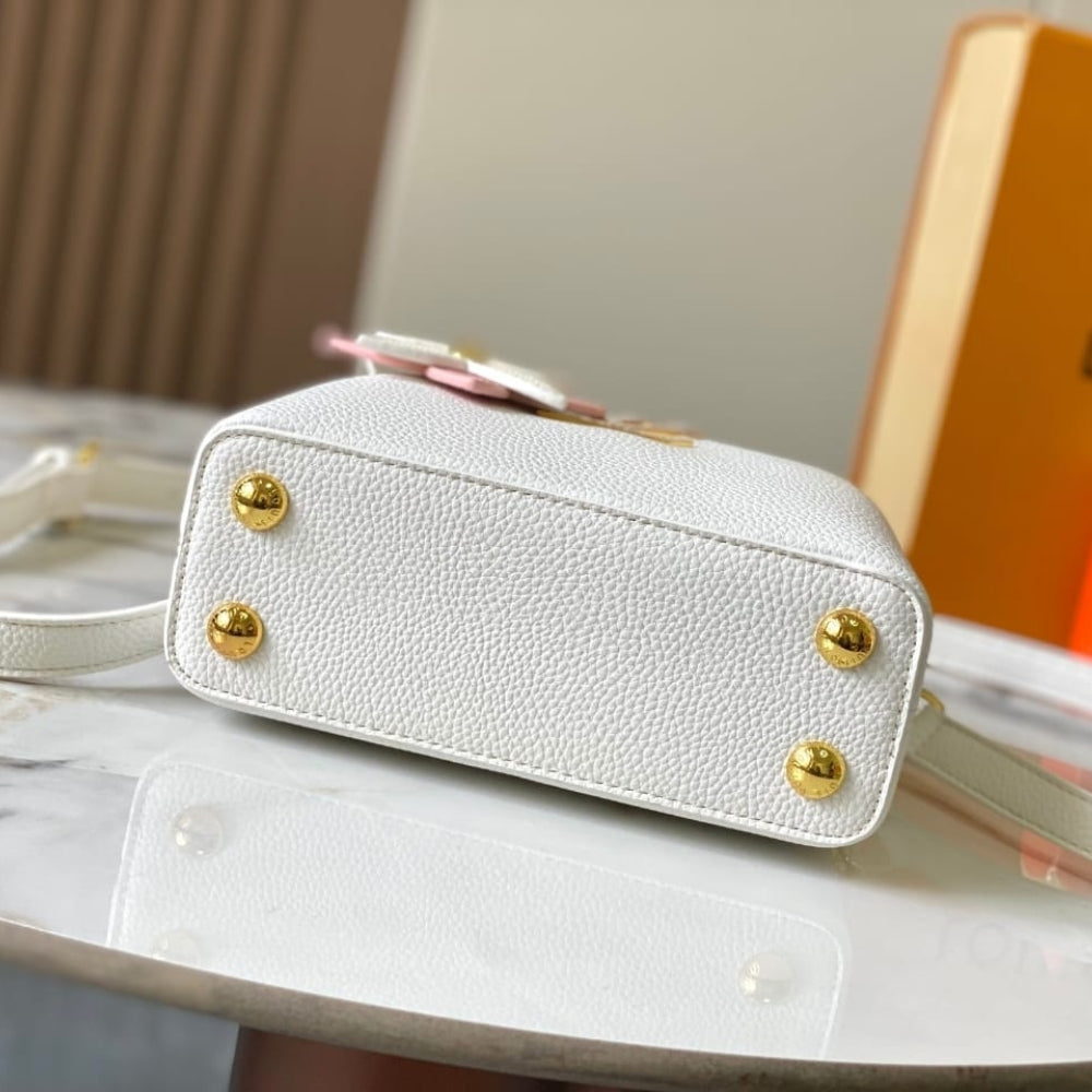 Louis Vuitton Capucines Mini Bag Snow White 21Cm M21416