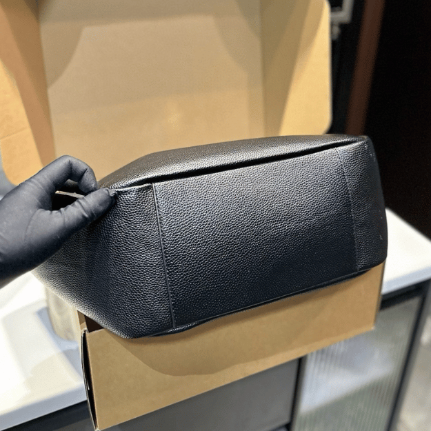 Saint Laurent Le 5 À 7 Maxi Bag Black 19.7 Inches 763435AADUU1000