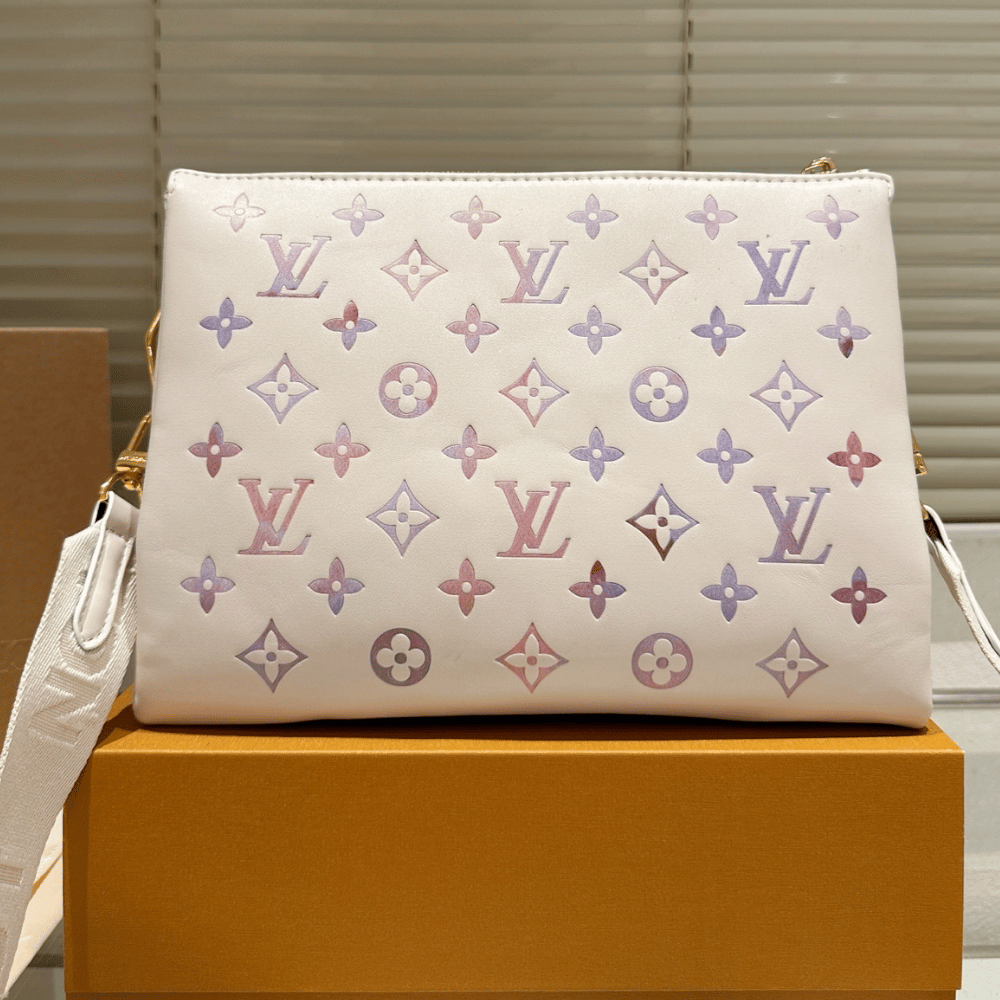 Louis Vuitton Coussin PM Dream Cream 10.2-Inch M25507