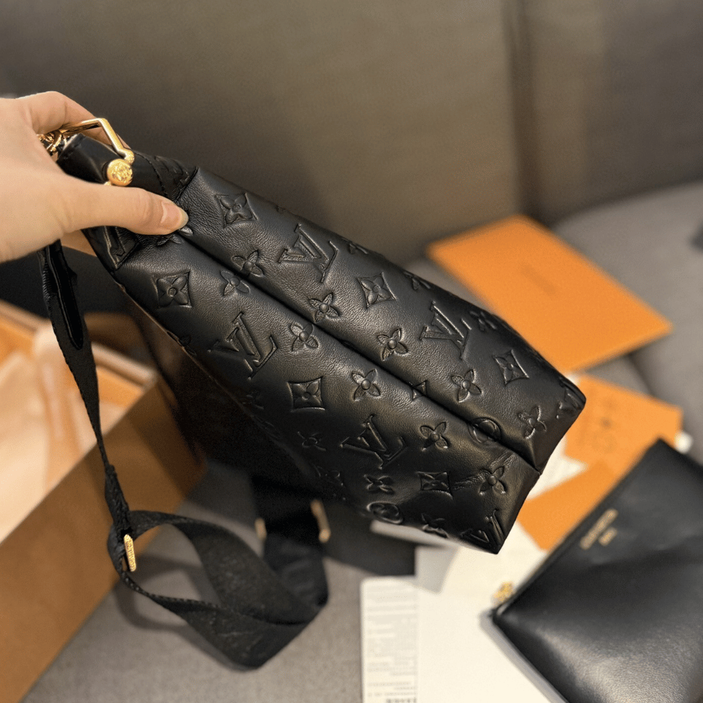 Louis Vuitton Coussin Hobo MM Black 15 Inches M12068