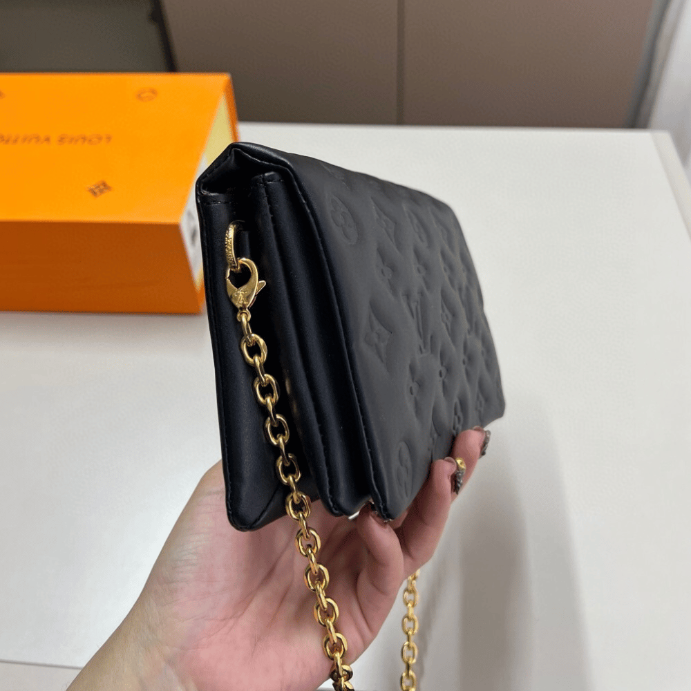 Louis Vuitton Pochette Coussin Black 7.9 Inches M82116