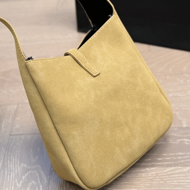 Saint Laurent Le 5 À 7 Hobo Bag 8.3 Inches 8094611U80W3194