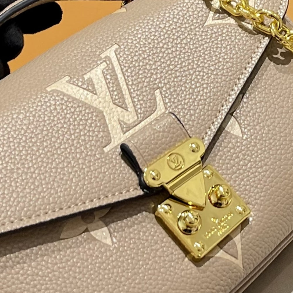Louis Vuitton Pochette Métis East West Bag Gray Cream 8.3 inches M23081